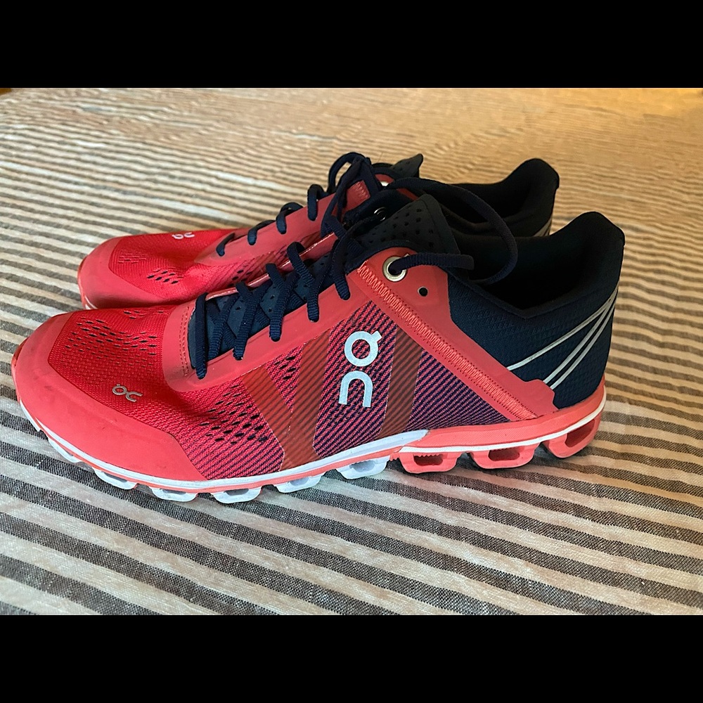 On Cloud red and navy tennis shoes!
